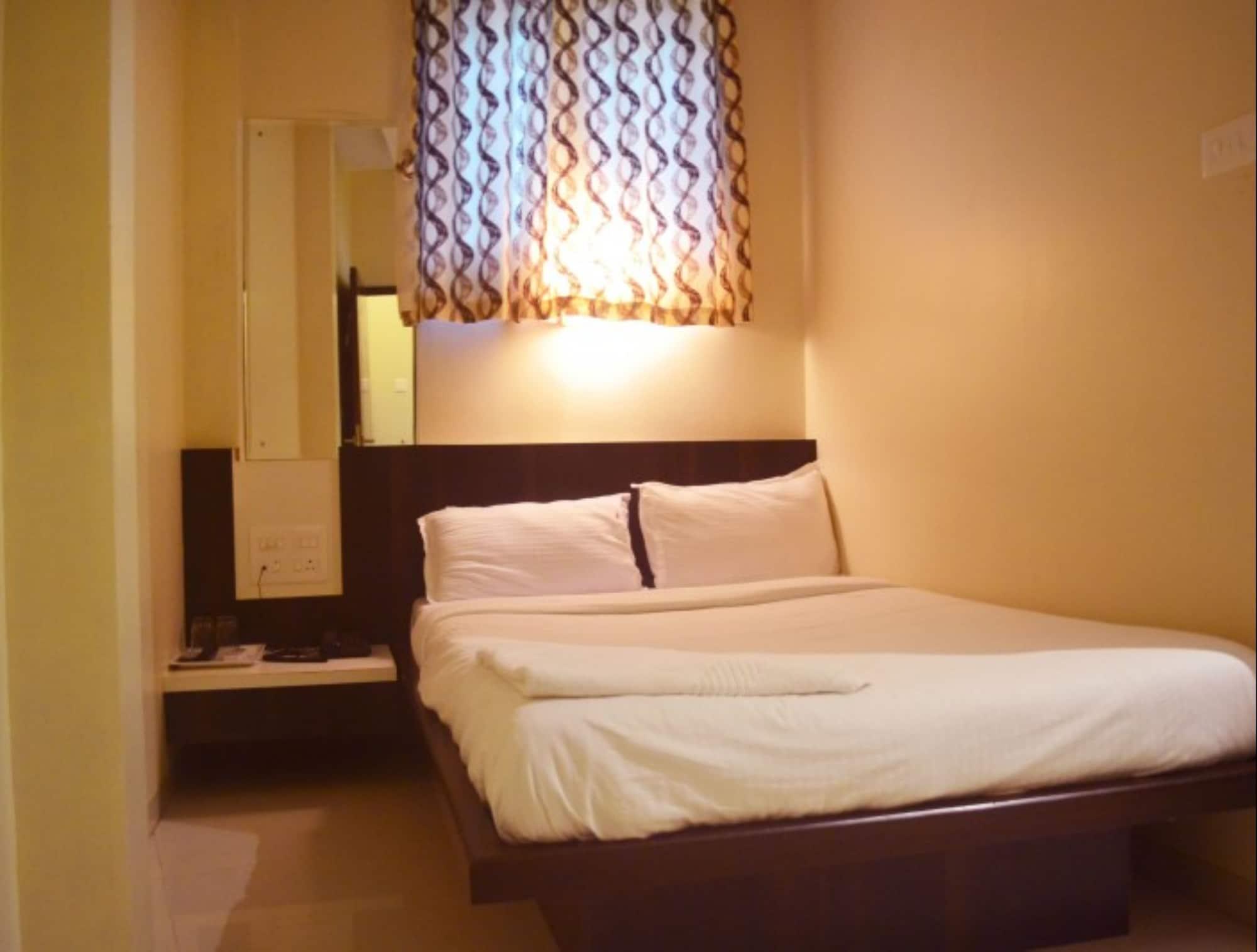 Airport Metro Hotel Mumbai Exterior foto
