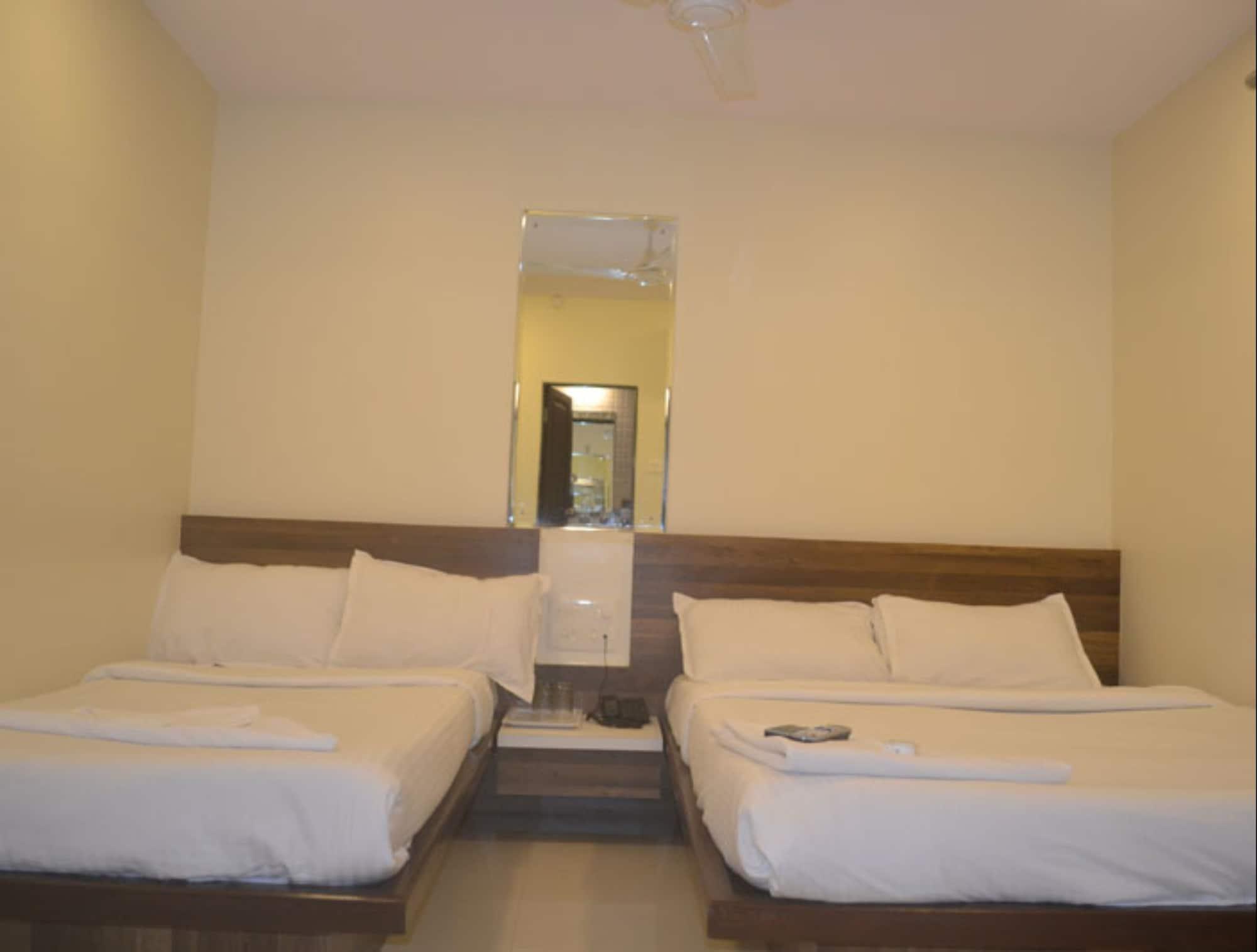 Airport Metro Hotel Mumbai Exterior foto