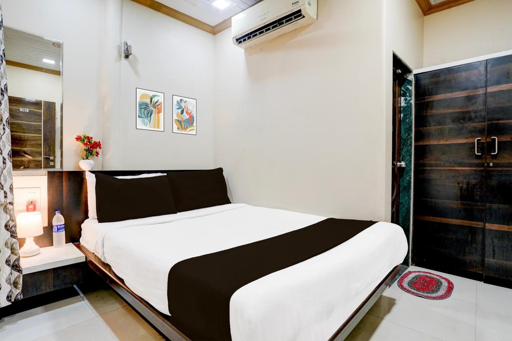 Airport Metro Hotel Mumbai Exterior foto