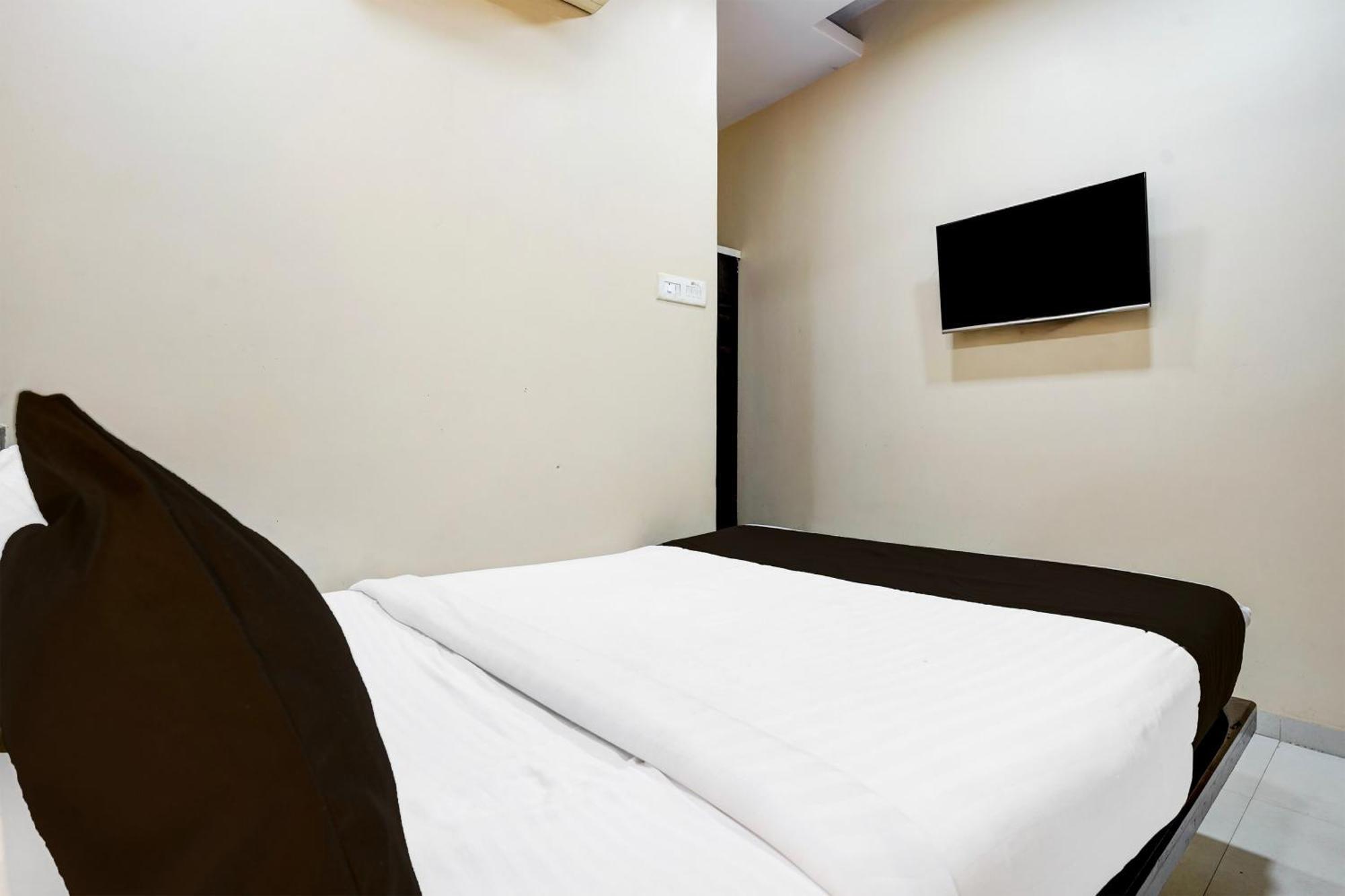 Airport Metro Hotel Mumbai Exterior foto