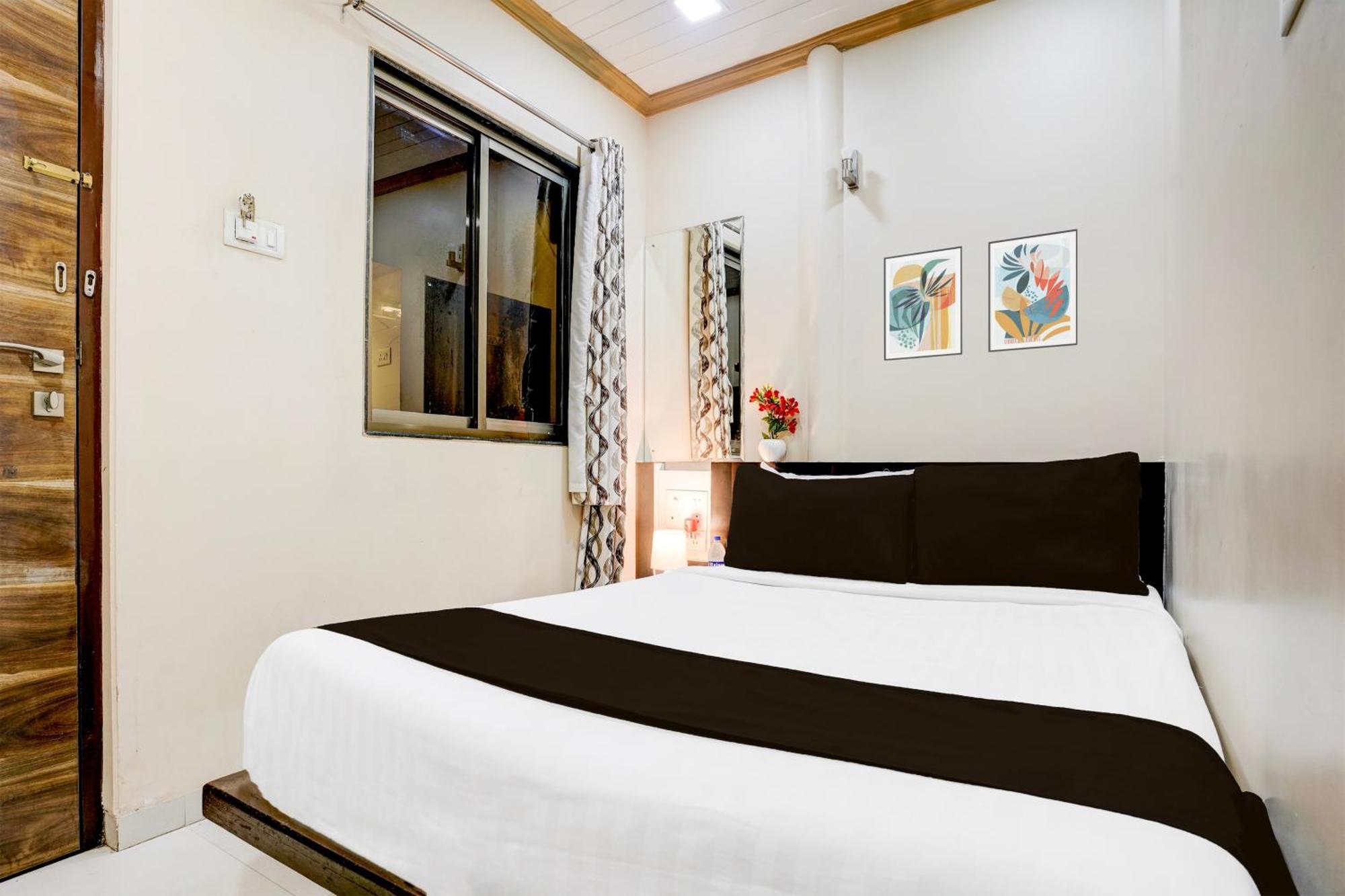 Airport Metro Hotel Mumbai Exterior foto