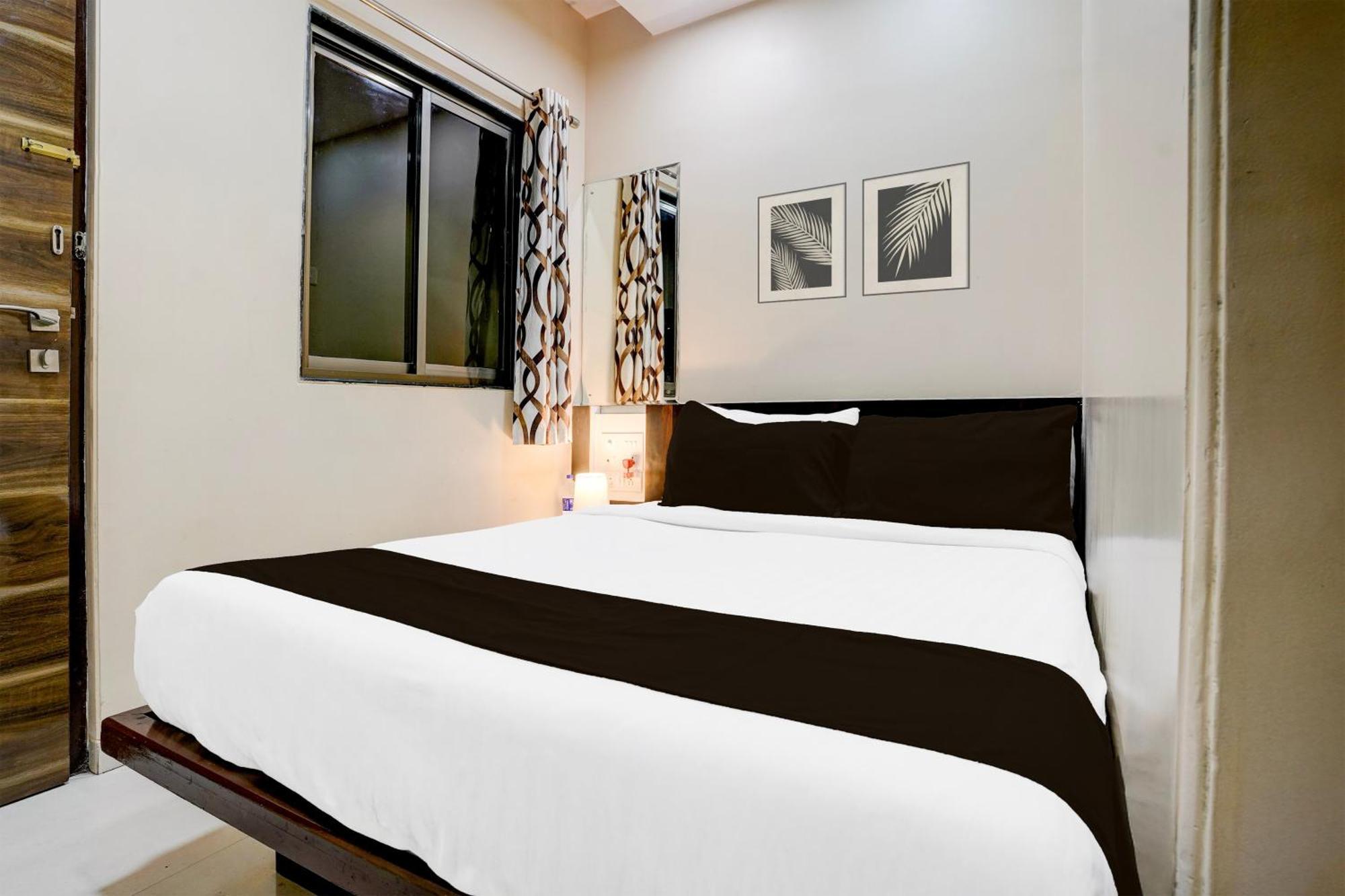 Airport Metro Hotel Mumbai Exterior foto